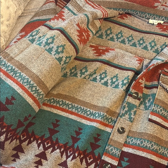 Southwestern Patterned Button-Up Shirt - Picture 5 of 6